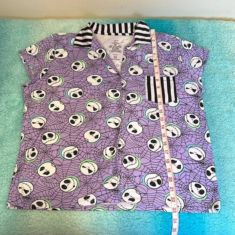 🔥Disney Purple Pajama Top with Whimsical Skulls🔥 - Picture 5 of 10
